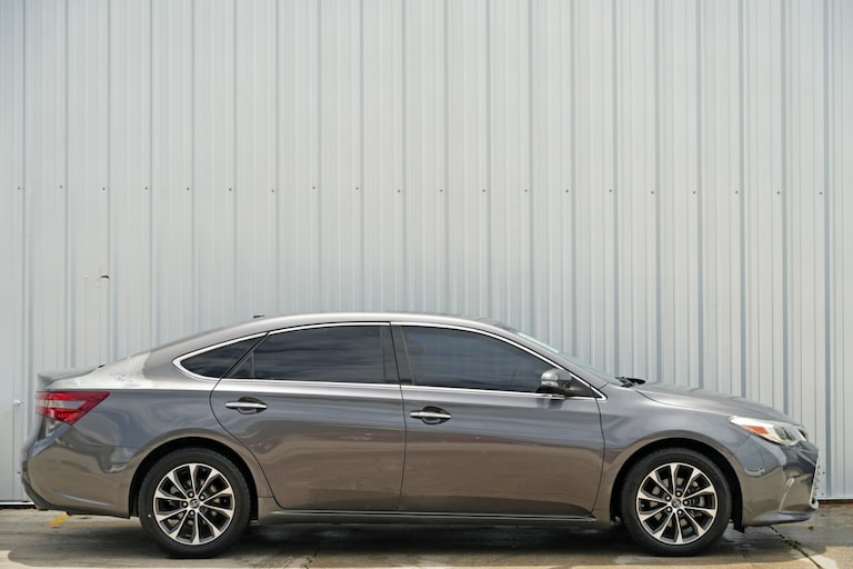 Used 2016 Toyota Avalon XLE Premium Sedan - Magnetic Gray Metallic