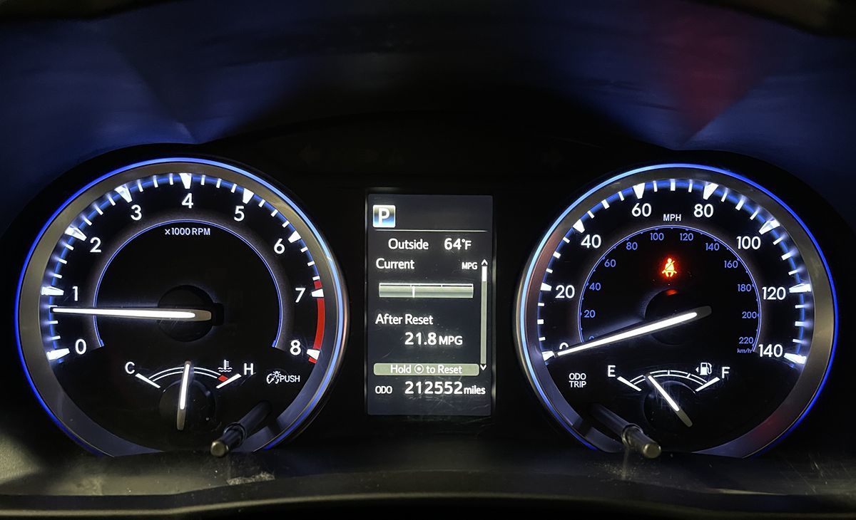 2019 Toyota Highlander XLE - V6 AWD - Celestial Silver Metallic - Multiple Service Records