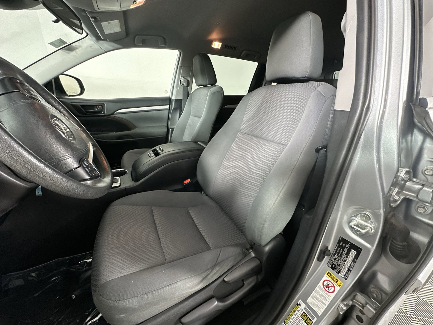 Used 2019 Toyota Highlander LE AWD SUV - Celestial Silver Metallic - 86,717 Miles