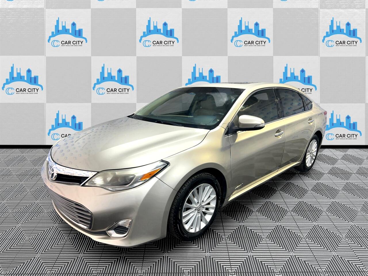Used 2014 Toyota Avalon Hybrid XLE Premium Sedan - Gold Metallic