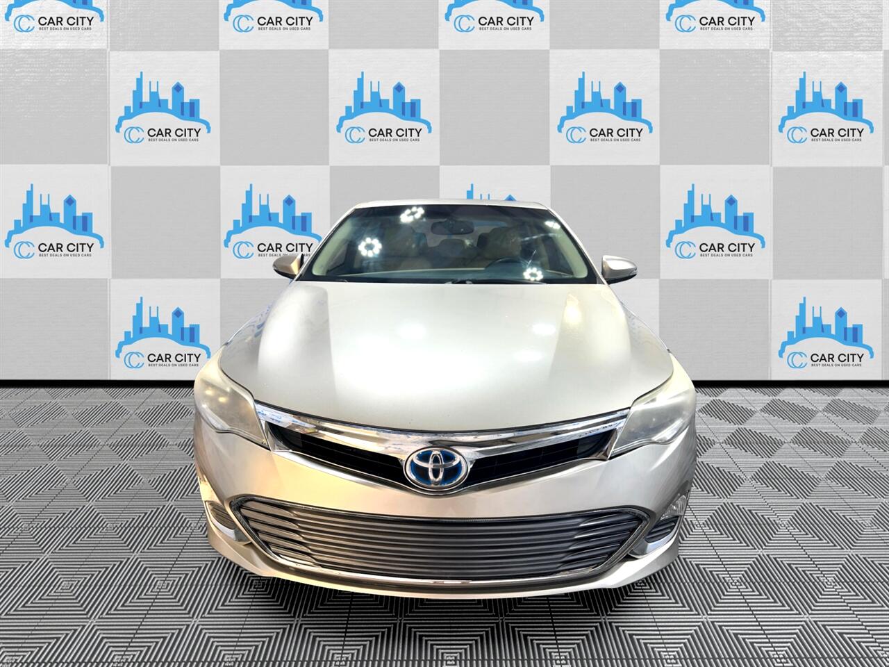 Used 2014 Toyota Avalon Hybrid XLE Premium Sedan - Gold Metallic