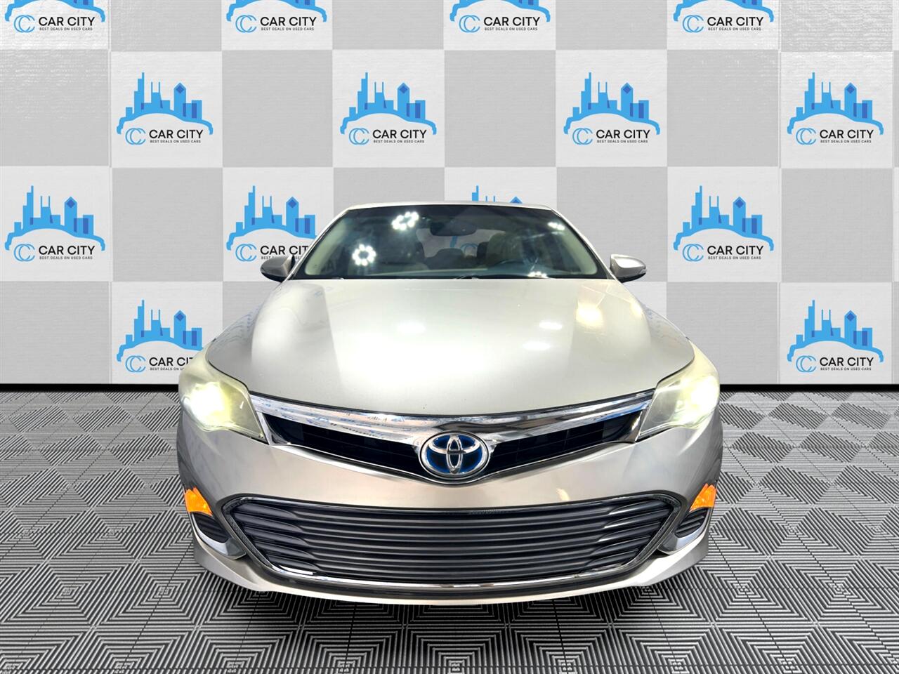 Used 2014 Toyota Avalon Hybrid XLE Premium Sedan - Gold Metallic