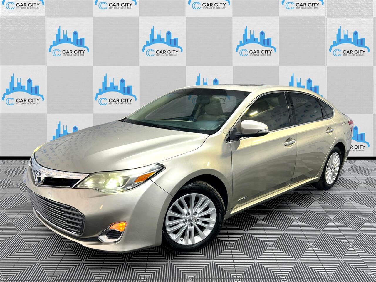 Used 2014 Toyota Avalon Hybrid XLE Premium Sedan - Gold Metallic