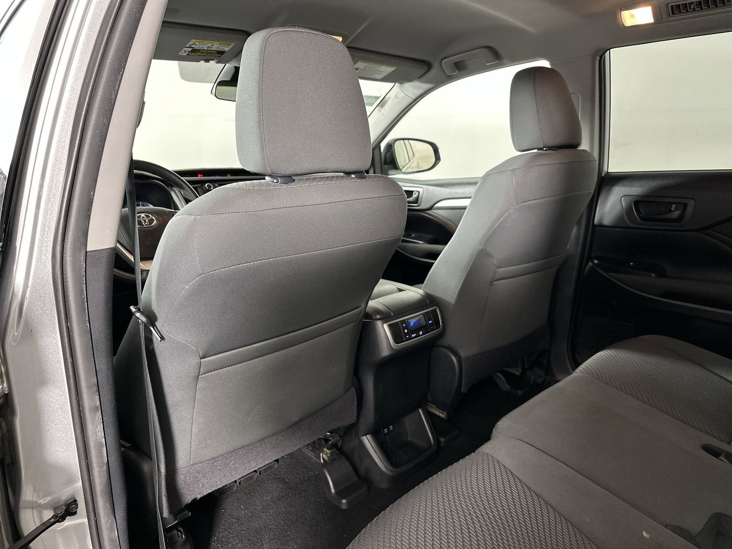Used 2019 Toyota Highlander LE AWD SUV - Celestial Silver Metallic - 86,717 Miles