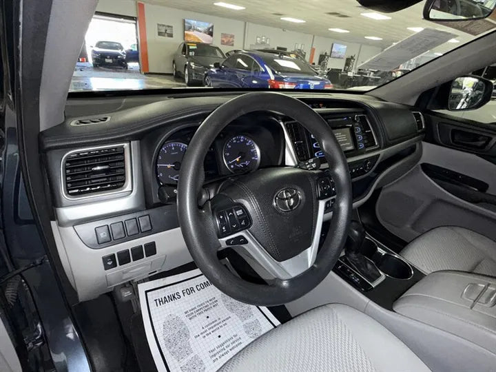 2018 Toyota Highlander LE