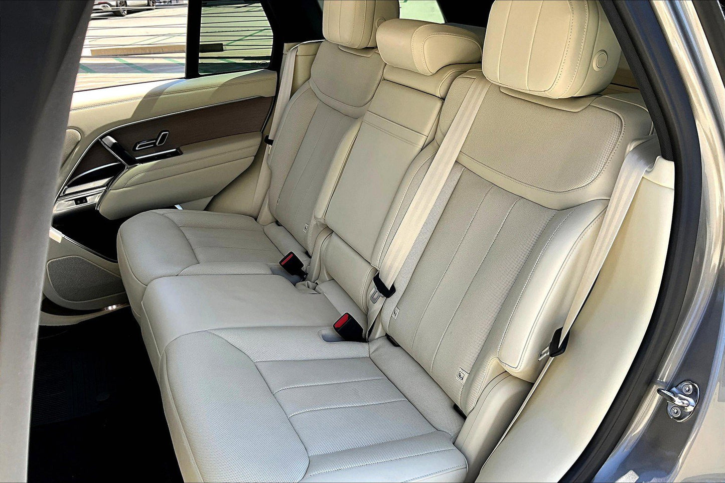 Certified Pre-Owned 2023 Range Rover SE AWD SUV - Silicon Silver - 25,493 Miles