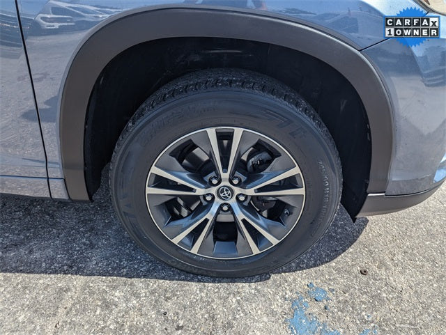 Used 2017 Toyota Highlander LE SUV - Shoreline Blue Pearl - 98,329 Miles