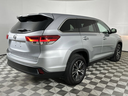 Used 2019 Toyota Highlander LE AWD SUV - Celestial Silver Metallic - 86,717 Miles