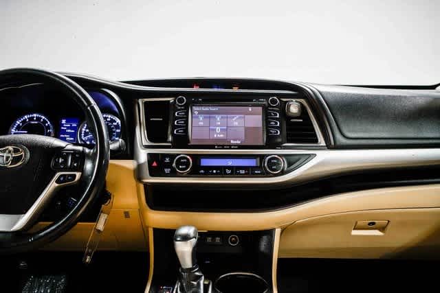 2017 Toyota Highlander LE Plus - Toasted Walnut Pearl