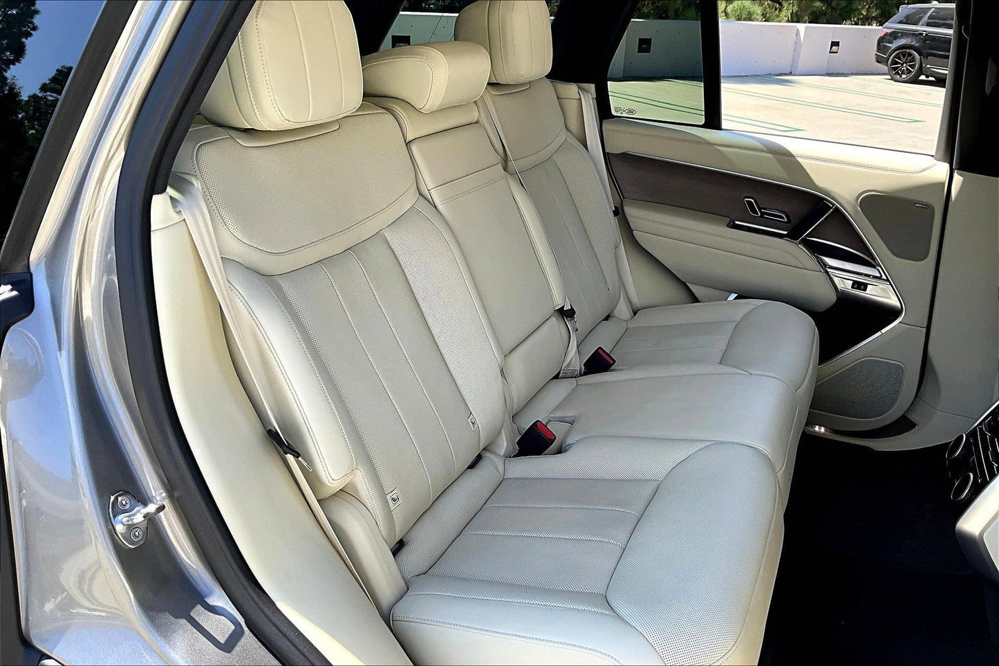 Certified Pre-Owned 2023 Range Rover SE AWD SUV - Silicon Silver - 25,493 Miles