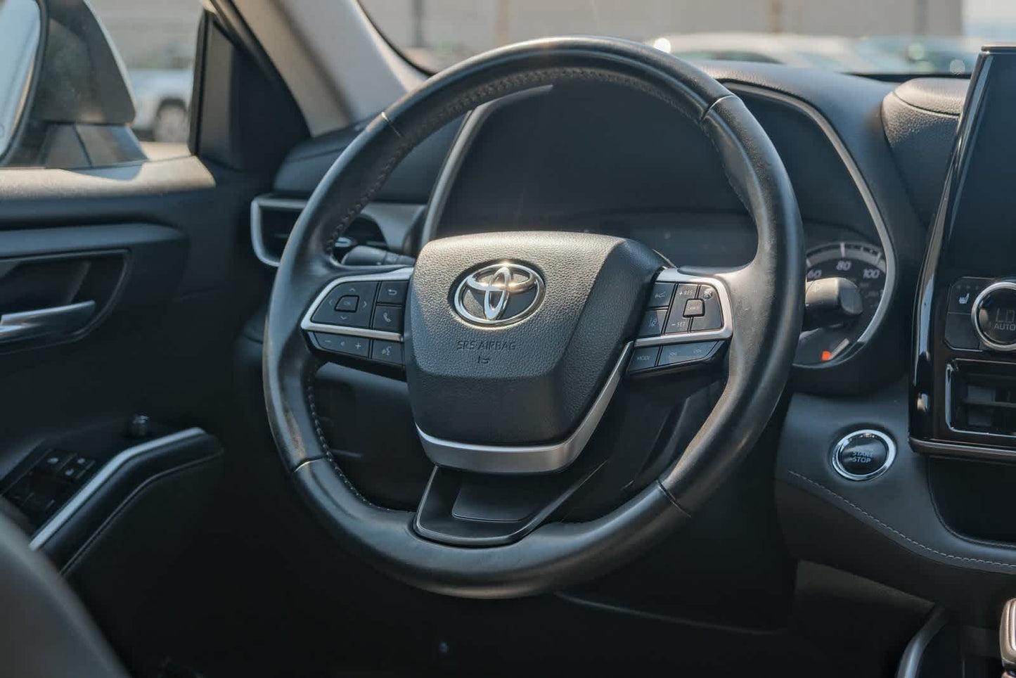 Used 2022 Toyota Highlander XLE - 17,466 Miles