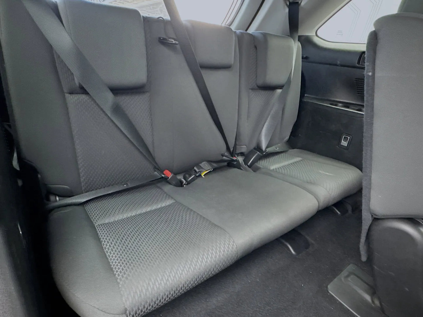 2017 Toyota Highlander LE - 8-Passenger SUV with Advanced Safety Features