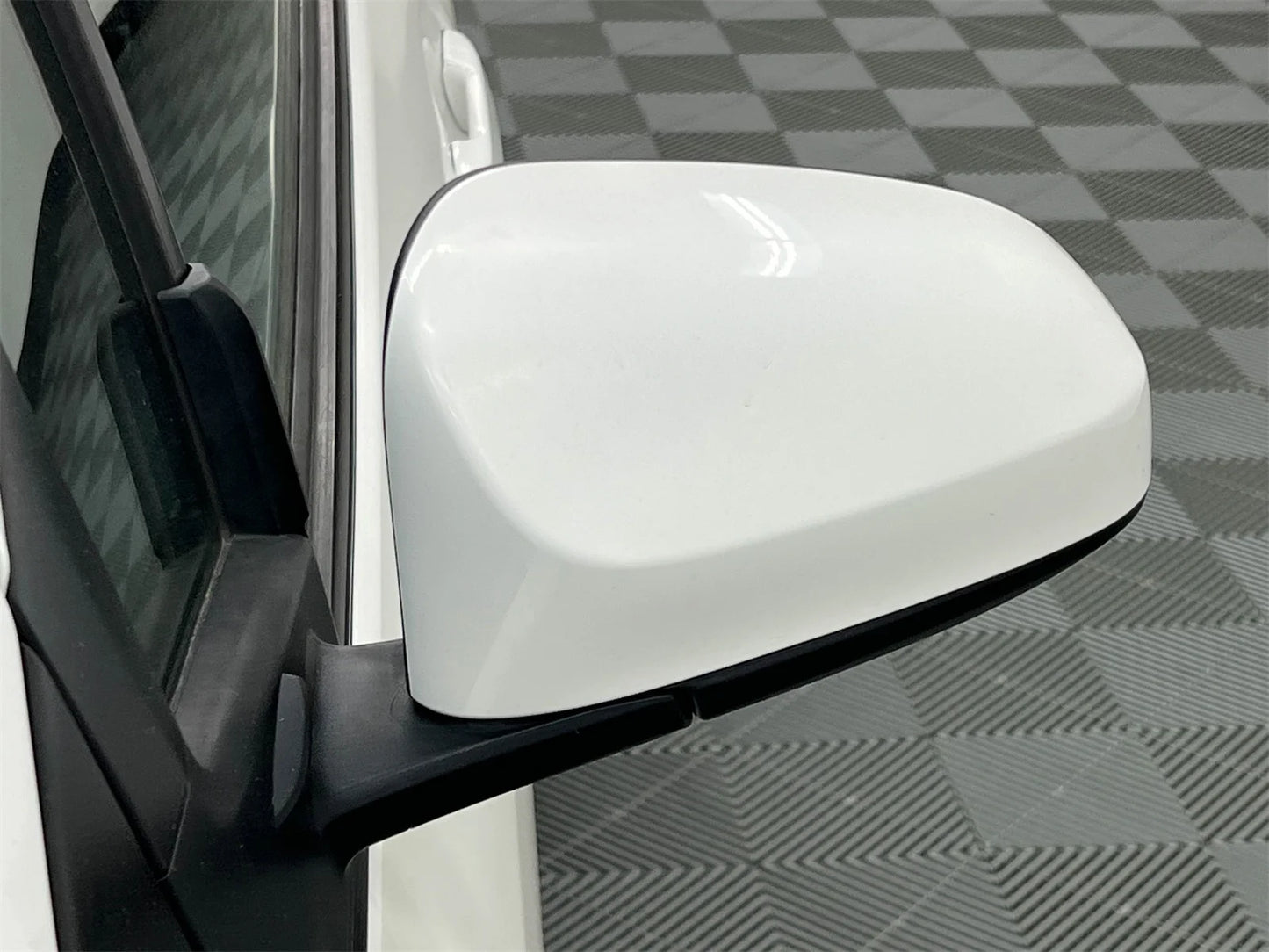 Used 2017 Toyota Yaris SE - 62,355 Miles - Super White Hatchback