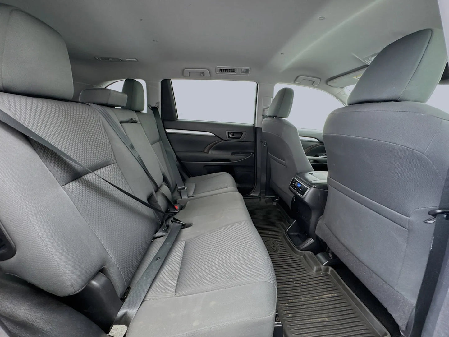 2017 Toyota Highlander LE - 8-Passenger SUV with Advanced Safety Features