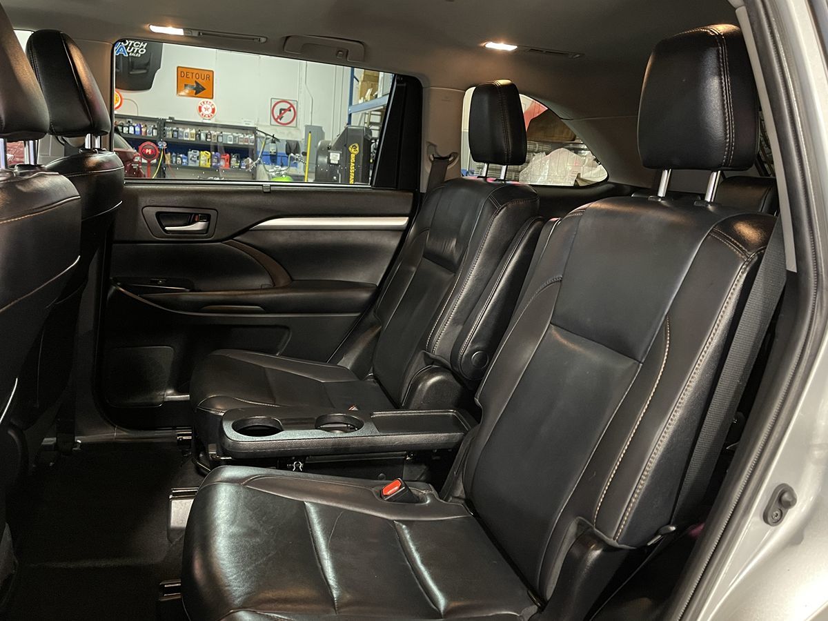 2019 Toyota Highlander XLE - V6 AWD - Celestial Silver Metallic - Multiple Service Records