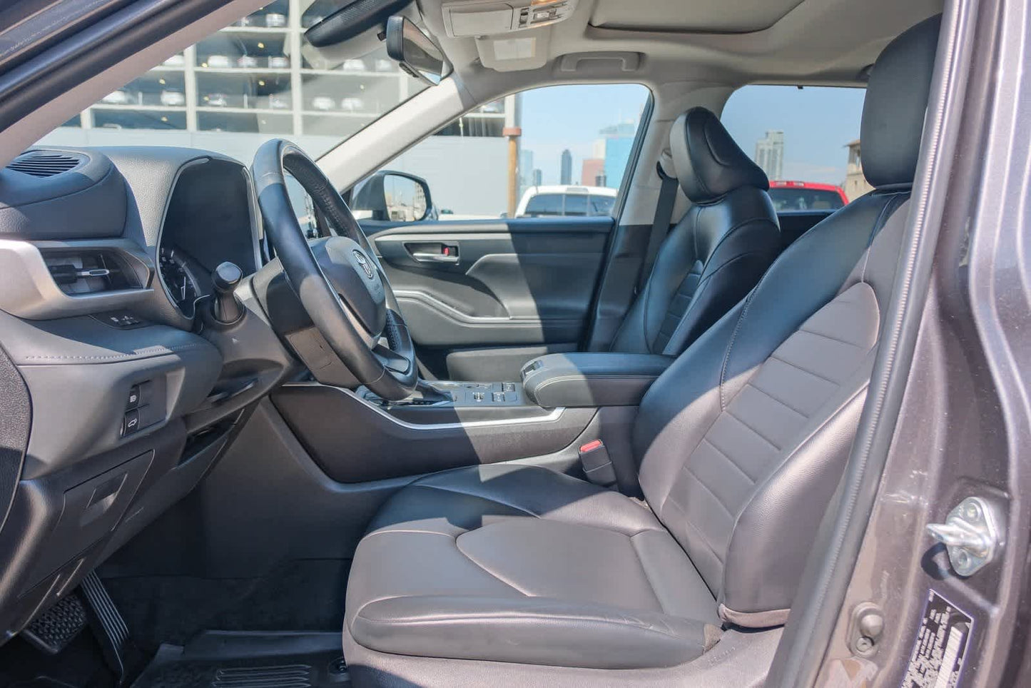Used 2022 Toyota Highlander XLE - 17,466 Miles