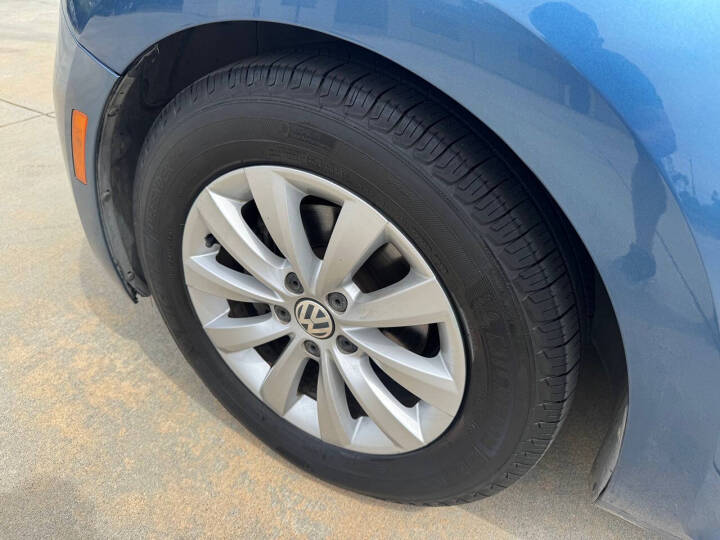 Used 2016 Volkswagen Beetle 1.8T Classic PZEV Hatchback - Silk Blue Metallic - 136,580 Miles