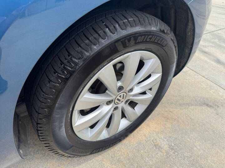 Used 2016 Volkswagen Beetle 1.8T Classic PZEV Hatchback - Silk Blue Metallic - 136,580 Miles