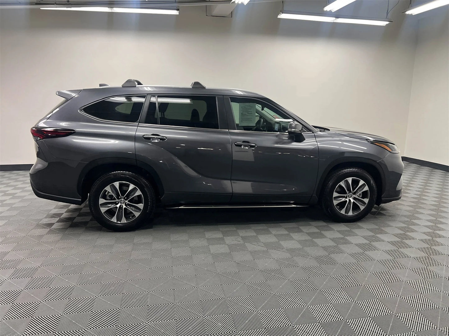 2024 Toyota Highlander XLE - 10,904 Miles - Magnetic Gray Metallic - Toyota Certified