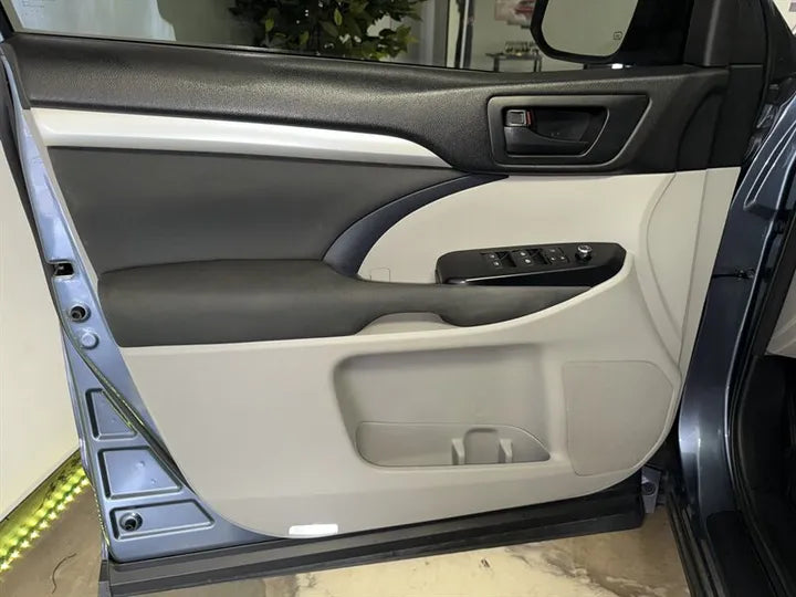 2018 Toyota Highlander LE