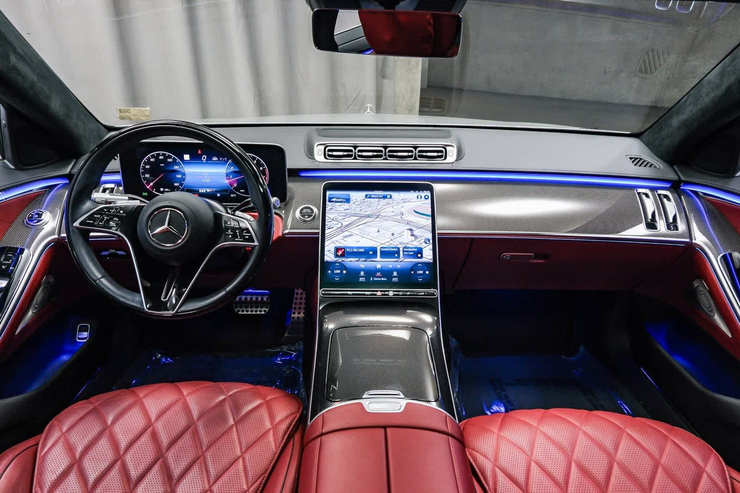 23,300 Miles - Certified Pre-Owned 2023 Mercedes-Benz S 580 Sedan AWD 4MATIC® - Cirrus Silver/Carmine Red