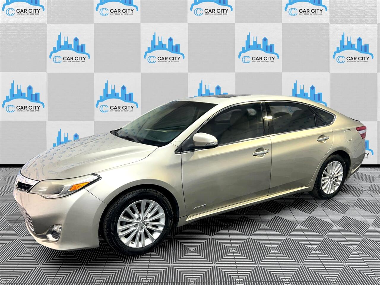 Used 2014 Toyota Avalon Hybrid XLE Premium Sedan - Gold Metallic