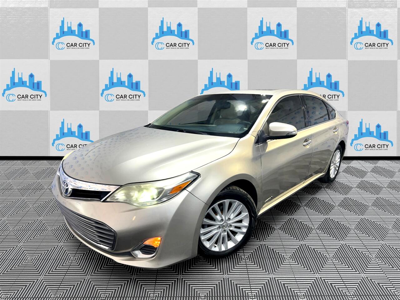 Used 2014 Toyota Avalon Hybrid XLE Premium Sedan - Gold Metallic