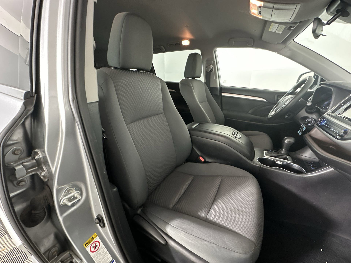 Used 2019 Toyota Highlander LE AWD SUV - Celestial Silver Metallic - 86,717 Miles