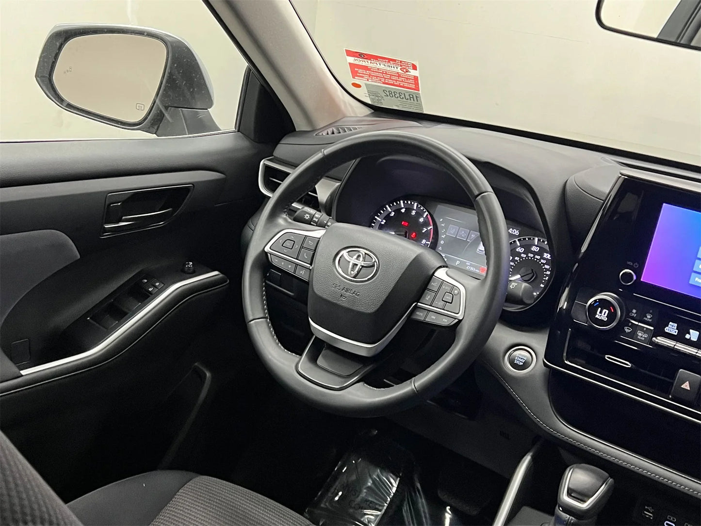 2024 Toyota Highlander LE - 27,303 Miles - Certified Pre-Owned with Brand New Tires