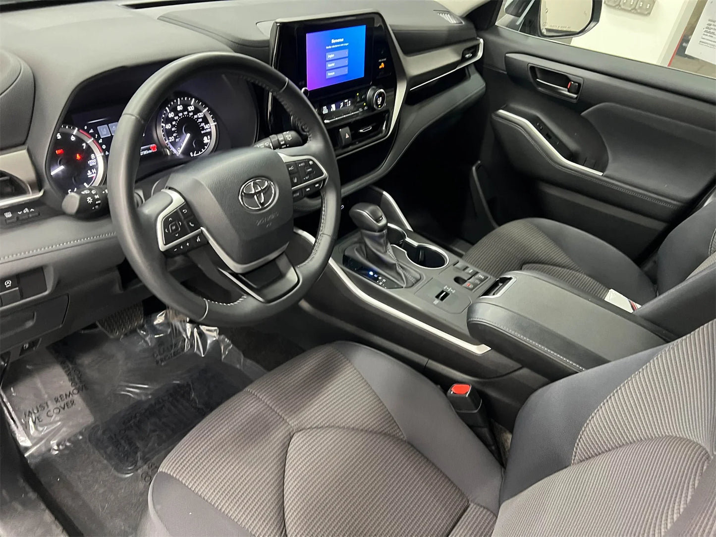 2024 Toyota Highlander LE - 27,303 Miles - Certified Pre-Owned with Brand New Tires