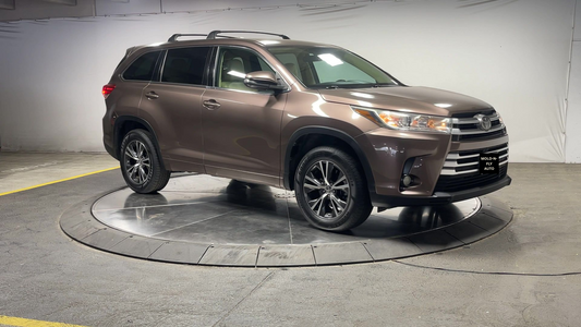 2017 Toyota Highlander LE Plus - Toasted Walnut Pearl