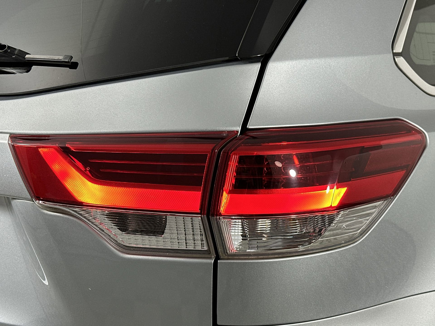 Used 2019 Toyota Highlander LE AWD SUV - Celestial Silver Metallic - 86,717 Miles