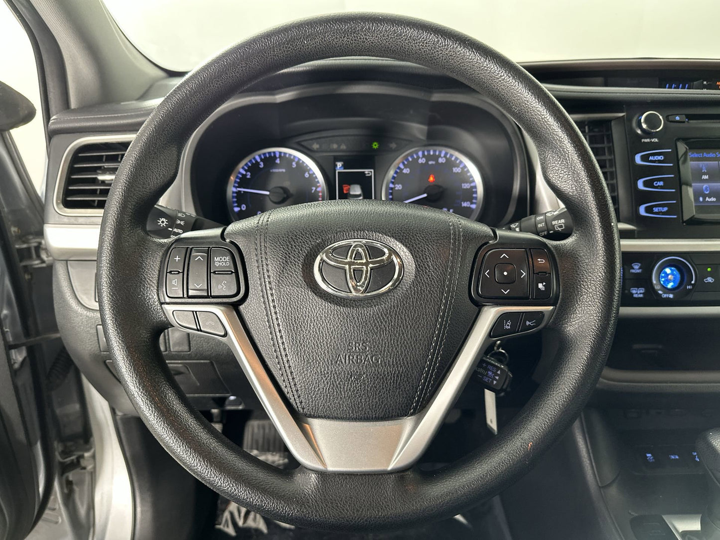 Used 2019 Toyota Highlander LE AWD SUV - Celestial Silver Metallic - 86,717 Miles