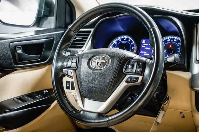 2017 Toyota Highlander LE Plus - Toasted Walnut Pearl