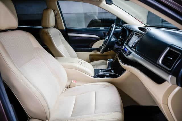 2017 Toyota Highlander LE Plus - Toasted Walnut Pearl