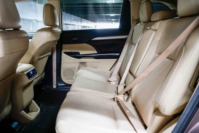 2017 Toyota Highlander LE Plus - Toasted Walnut Pearl