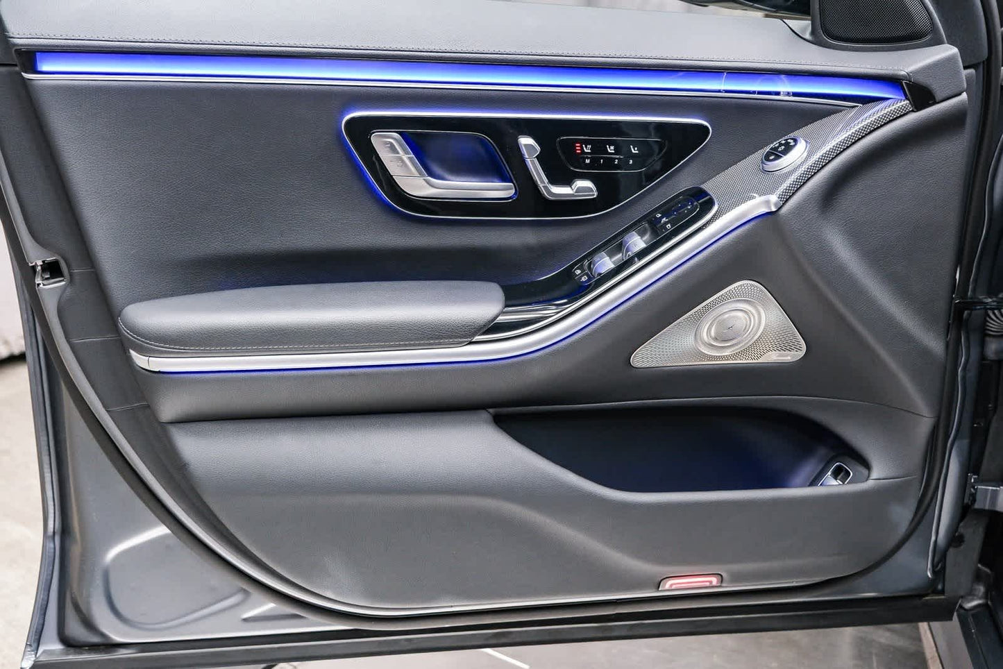 4,549 Miles - Certified Pre-Owned 2023 Mercedes-Benz S 500 Sedan AWD 4MATIC® - MANUFAKTUR Selenite Grey Magno/Black