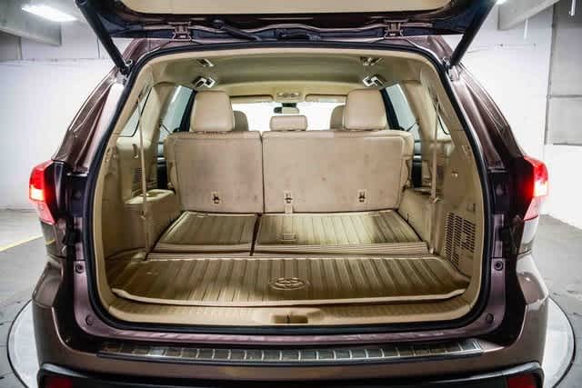 2017 Toyota Highlander LE Plus - Toasted Walnut Pearl