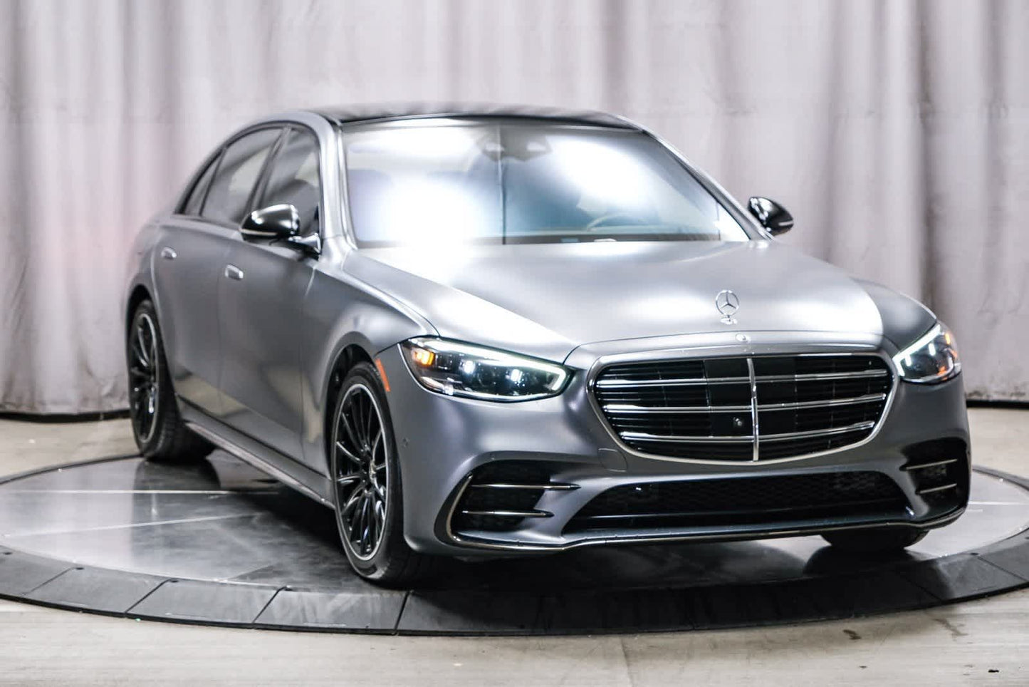 4,549 Miles - Certified Pre-Owned 2023 Mercedes-Benz S 500 Sedan AWD 4MATIC® - MANUFAKTUR Selenite Grey Magno/Black