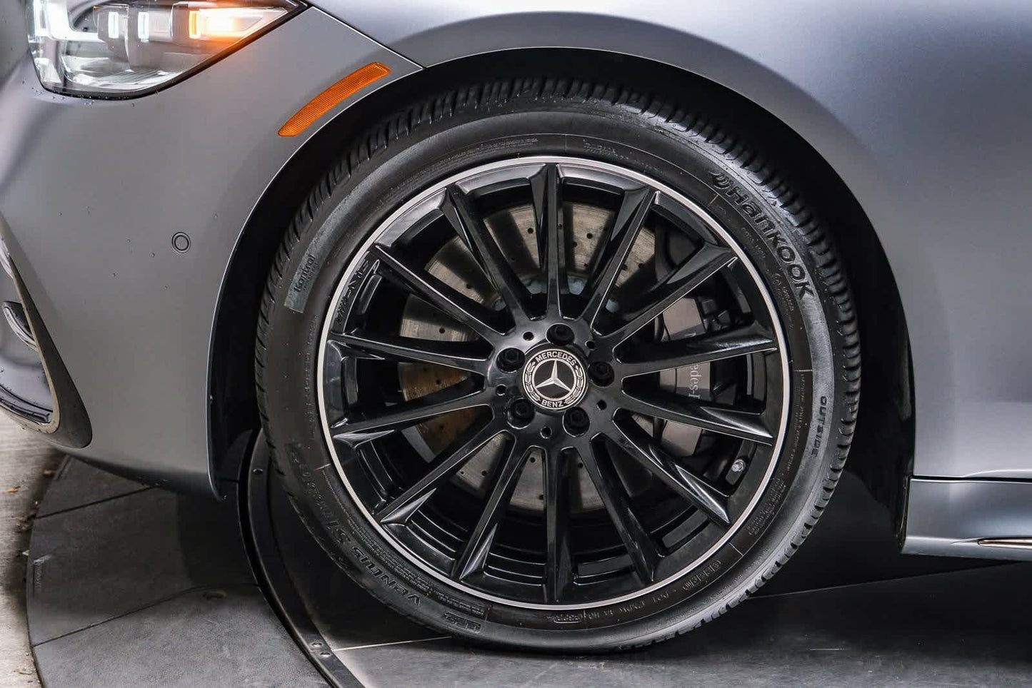 4,549 Miles - Certified Pre-Owned 2023 Mercedes-Benz S 500 Sedan AWD 4MATIC® - MANUFAKTUR Selenite Grey Magno/Black