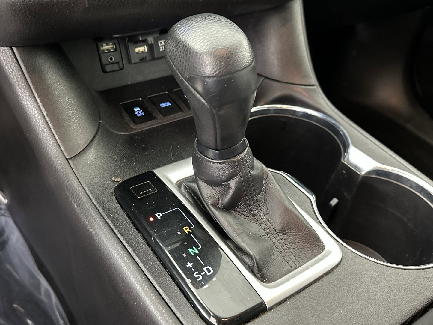 Used 2019 Toyota Highlander LE AWD SUV - Celestial Silver Metallic - 86,717 Miles