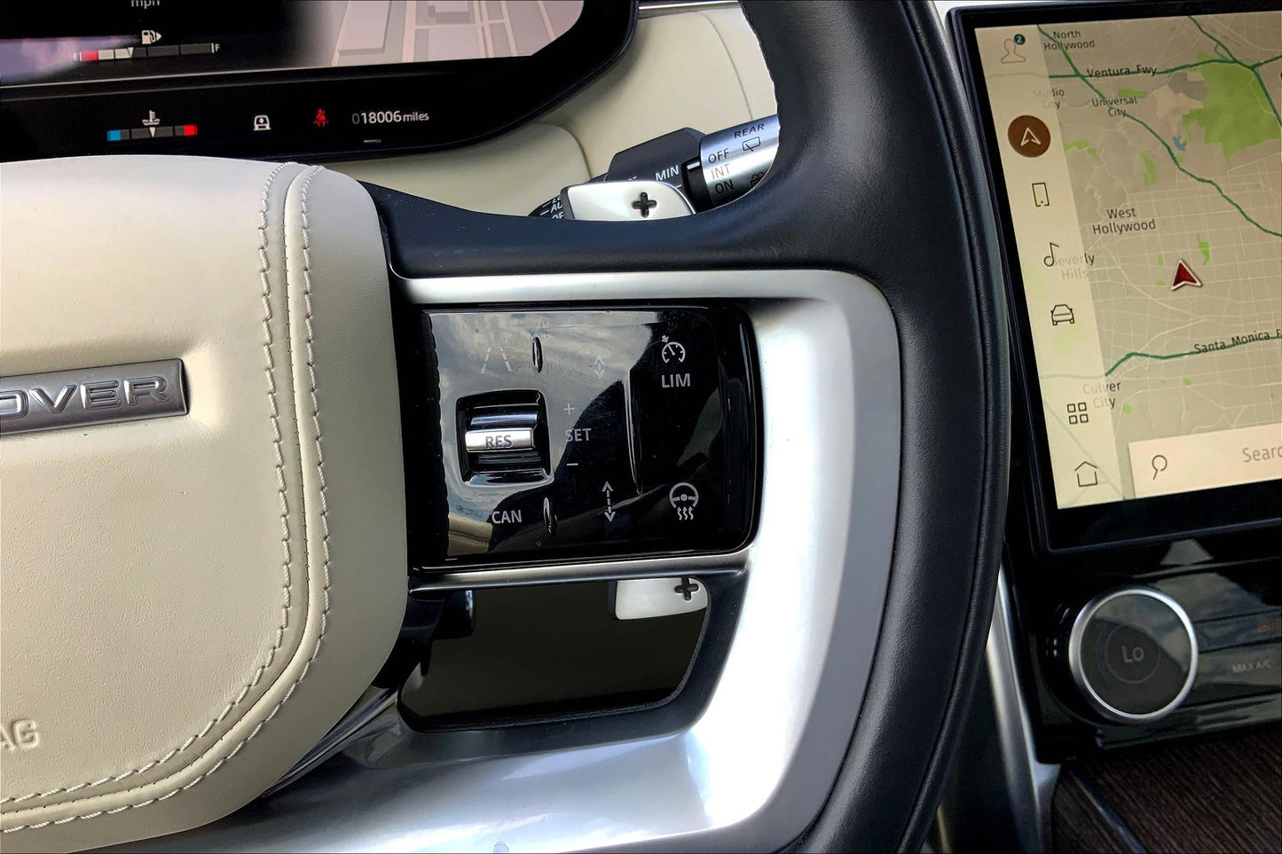 Certified Pre-Owned 2022 Range Rover SE AWD SUV - Gold - 18,001 Miles