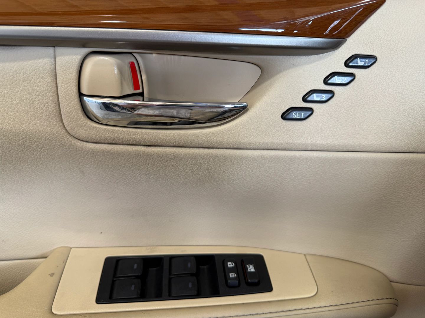 Used 2014 Lexus ES 300h Sedan - Gray - 175,119 Miles