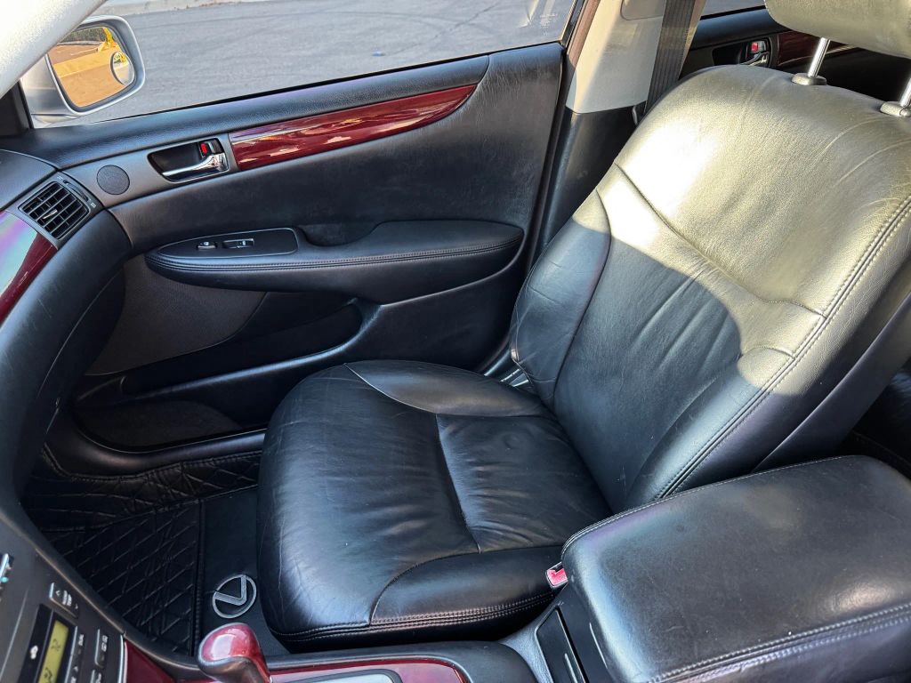 Used 2002 Lexus ES 300 Sedan - Silver - 200,868 Miles