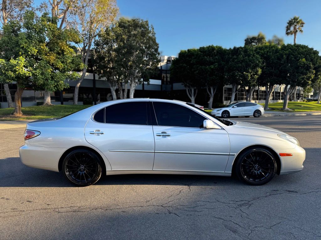 Used 2002 Lexus ES 300 Sedan - Silver - 200,868 Miles
