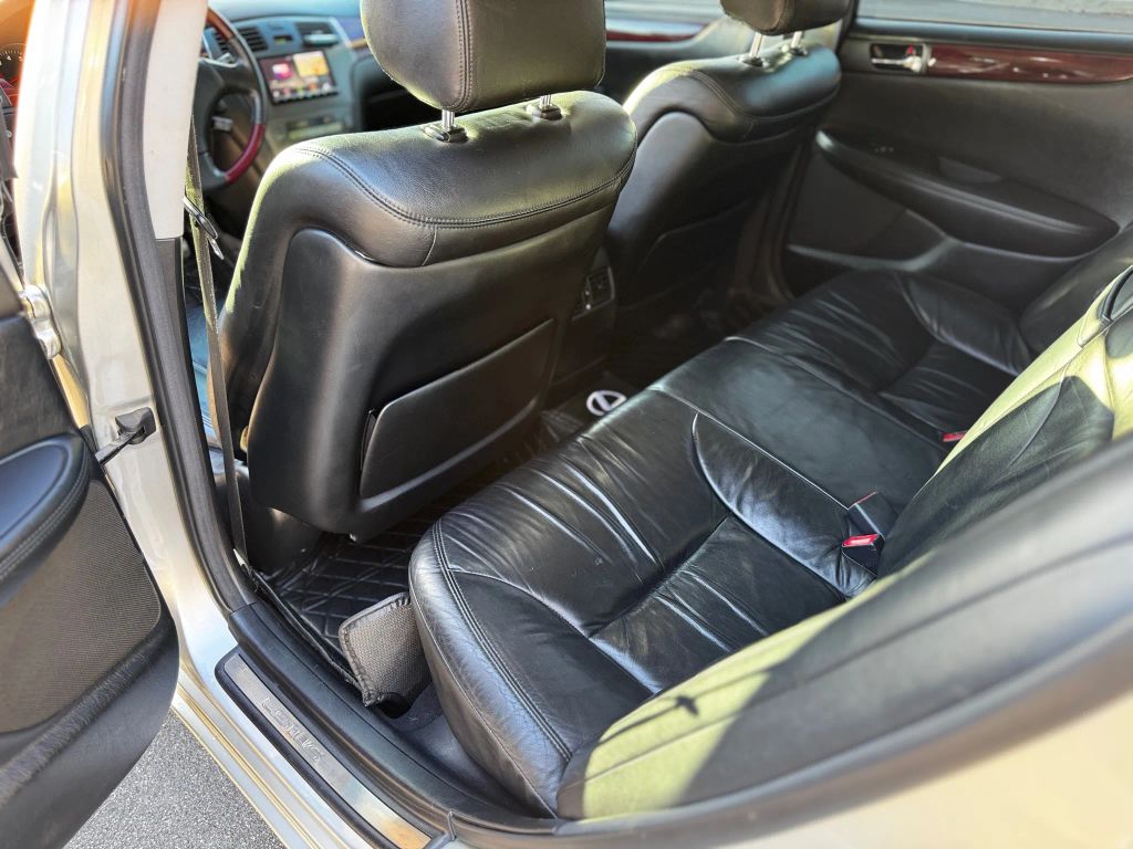 Used 2002 Lexus ES 300 Sedan - Silver - 200,868 Miles