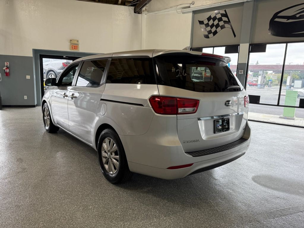 Used 2017 Kia Sedona LX Minivan - Silver - 93,234 Miles