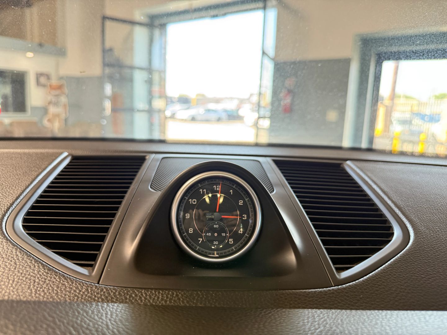 Used 2015 Porsche Macan S Sport Utility - White - 97,397 Miles