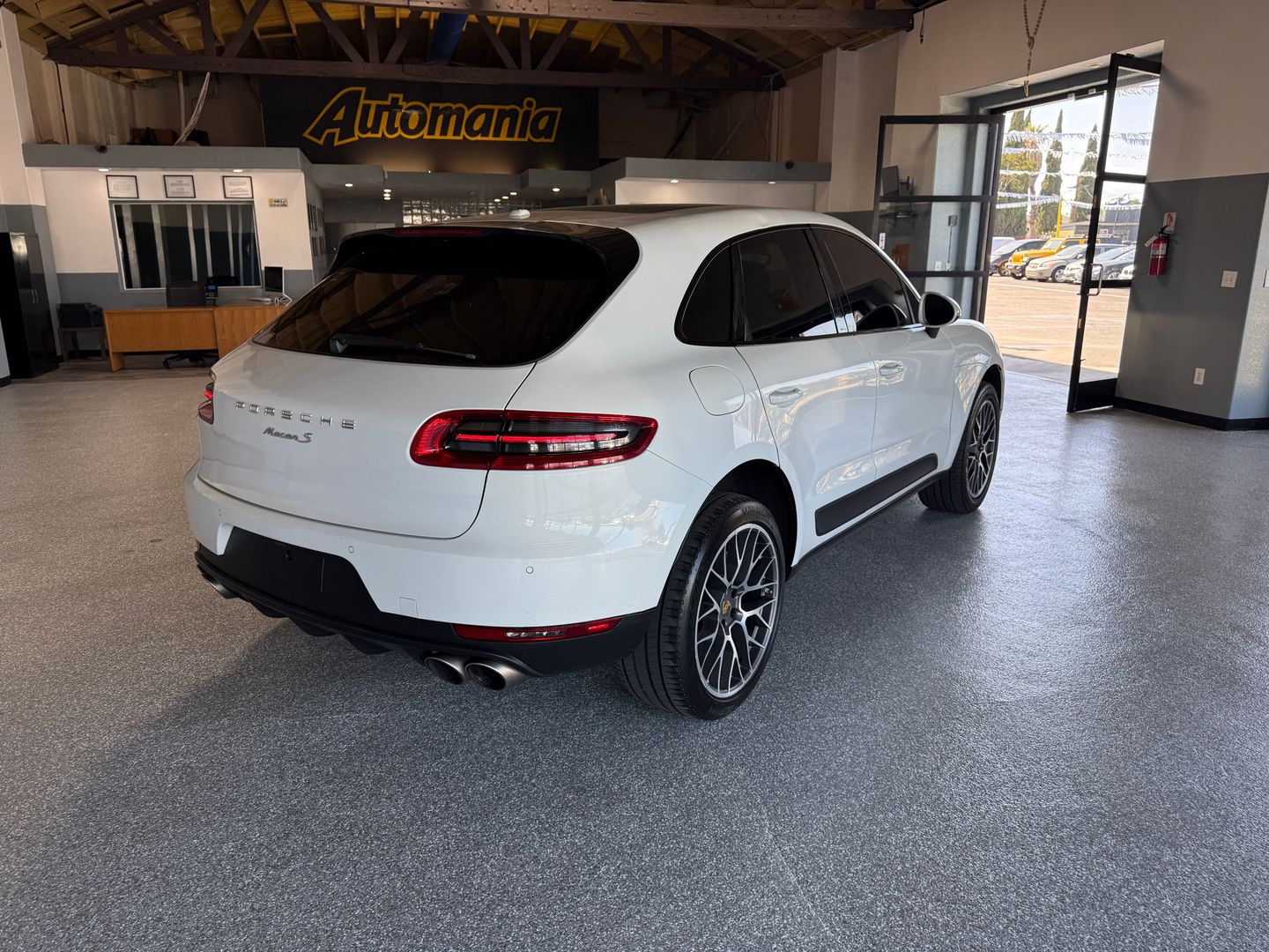 Used 2015 Porsche Macan S Sport Utility - White - 97,397 Miles