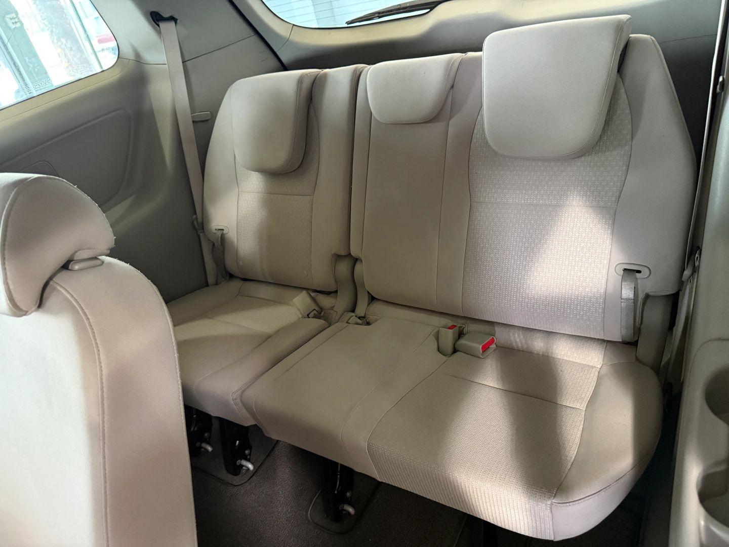 Used 2017 Kia Sedona LX Minivan - Silver - 93,234 Miles